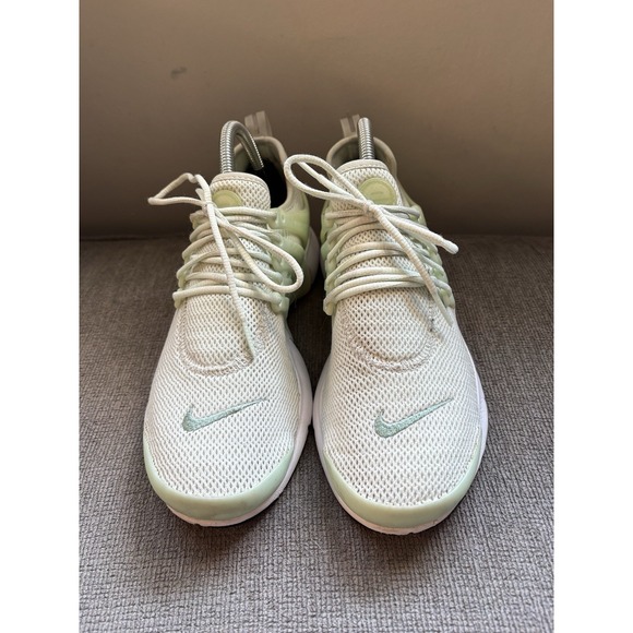 Nike Air Presto 878068-300 Barely Green Low Lace Up Sneakers Size 8 Running Shoe - Picture 2 of 8